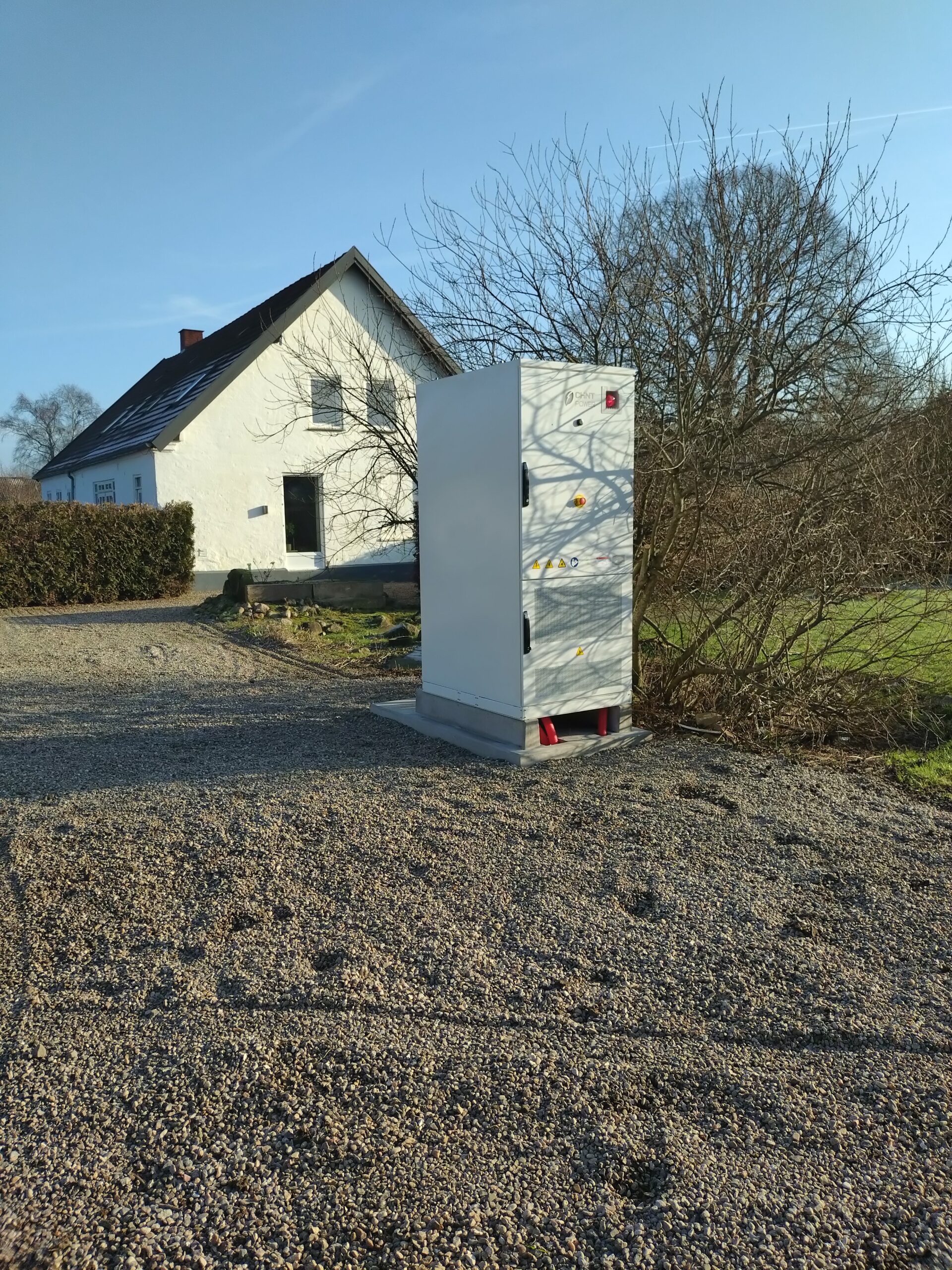 Batterianlæg opstillet ved virksomhed