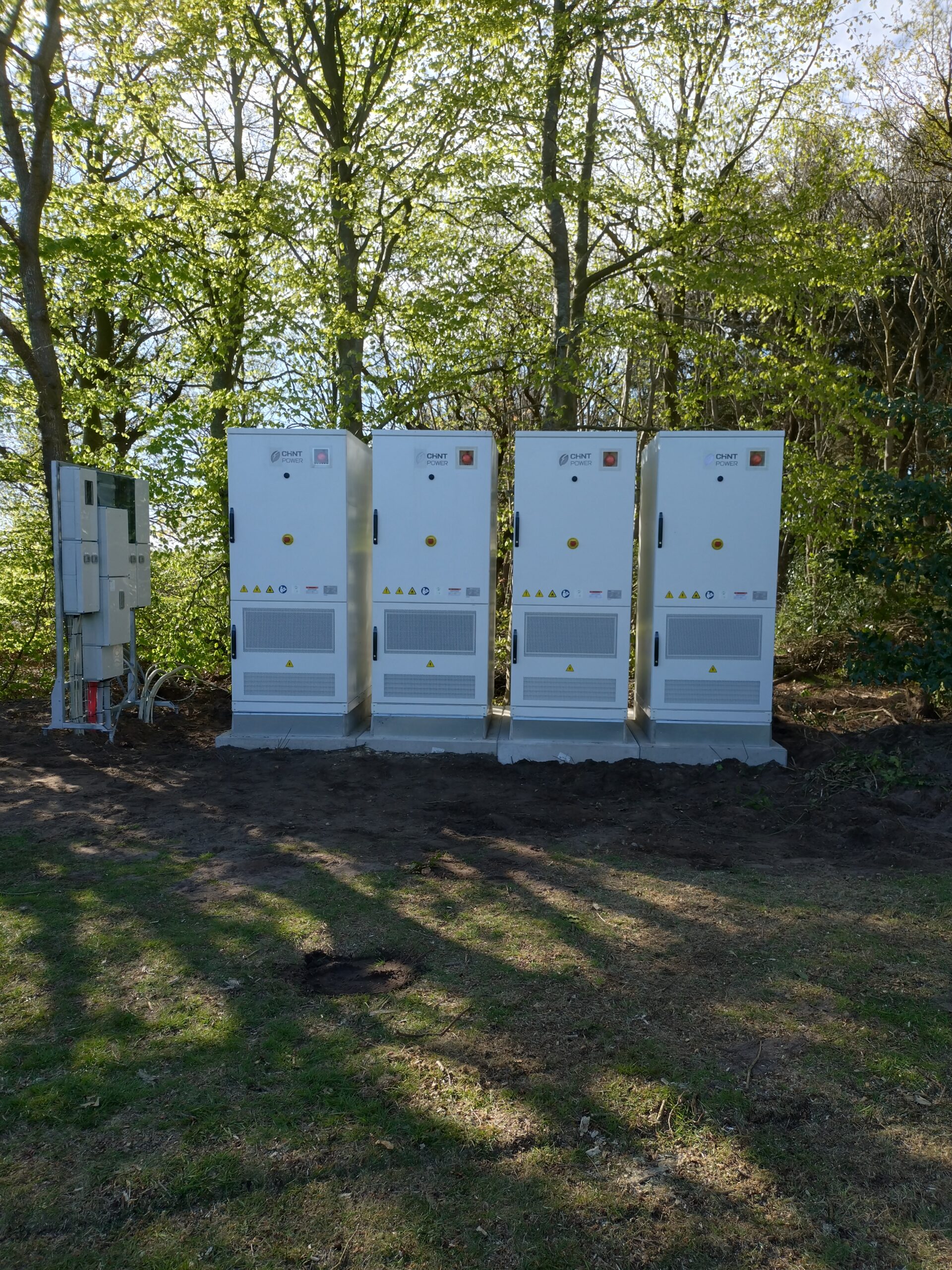 Batteripark opstillet i det fri