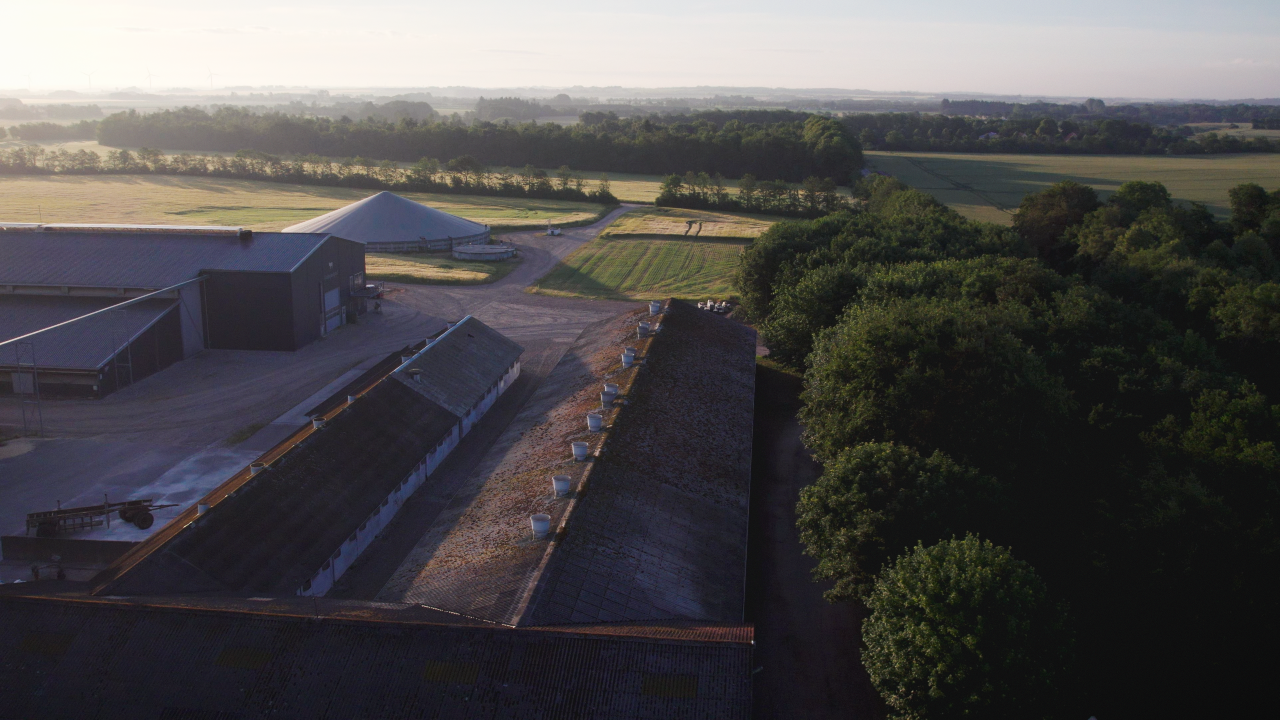 Marken set fra luften før solcelleparken blev monteret