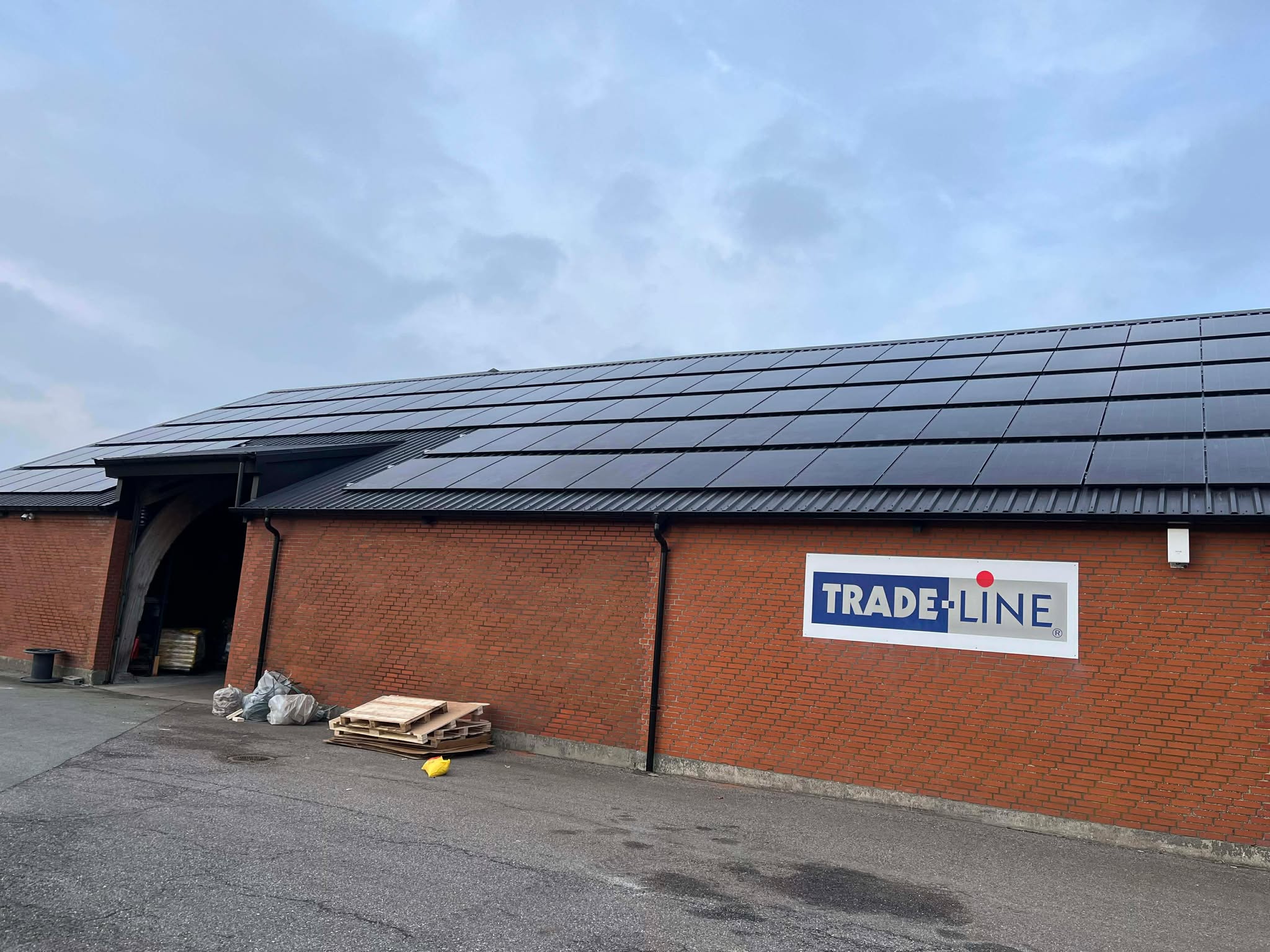 Trade Line – 50 kwp Solceller og 1 BESS samlet i én intelligent energiløsning