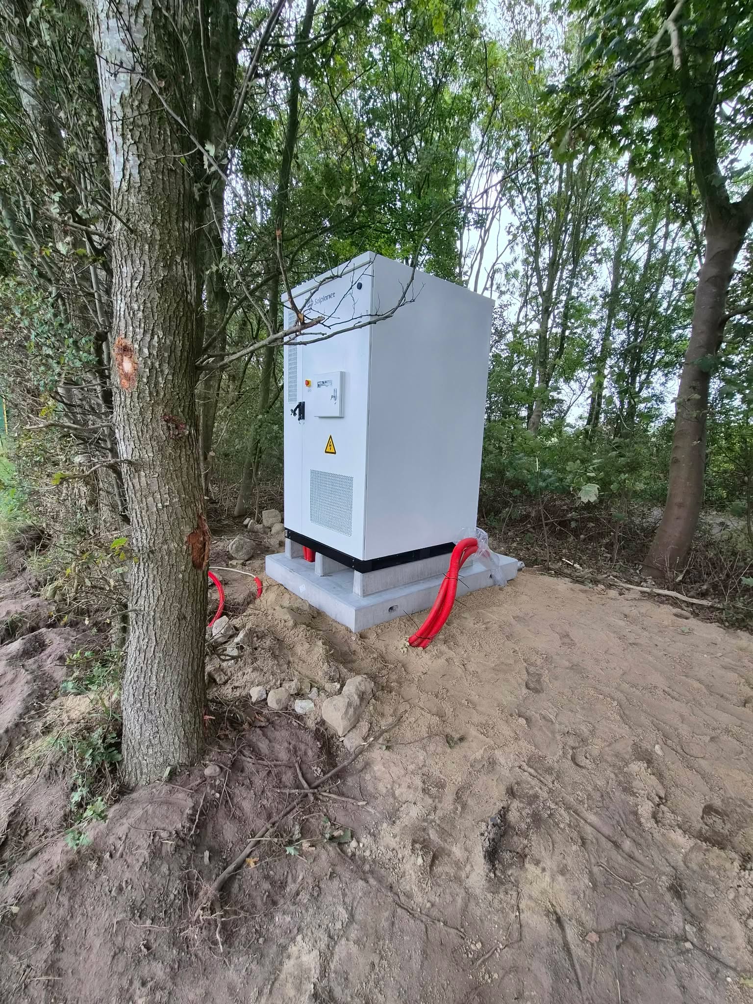 32 kWp sol og 125 kW / 261 kWh BESS i Aars